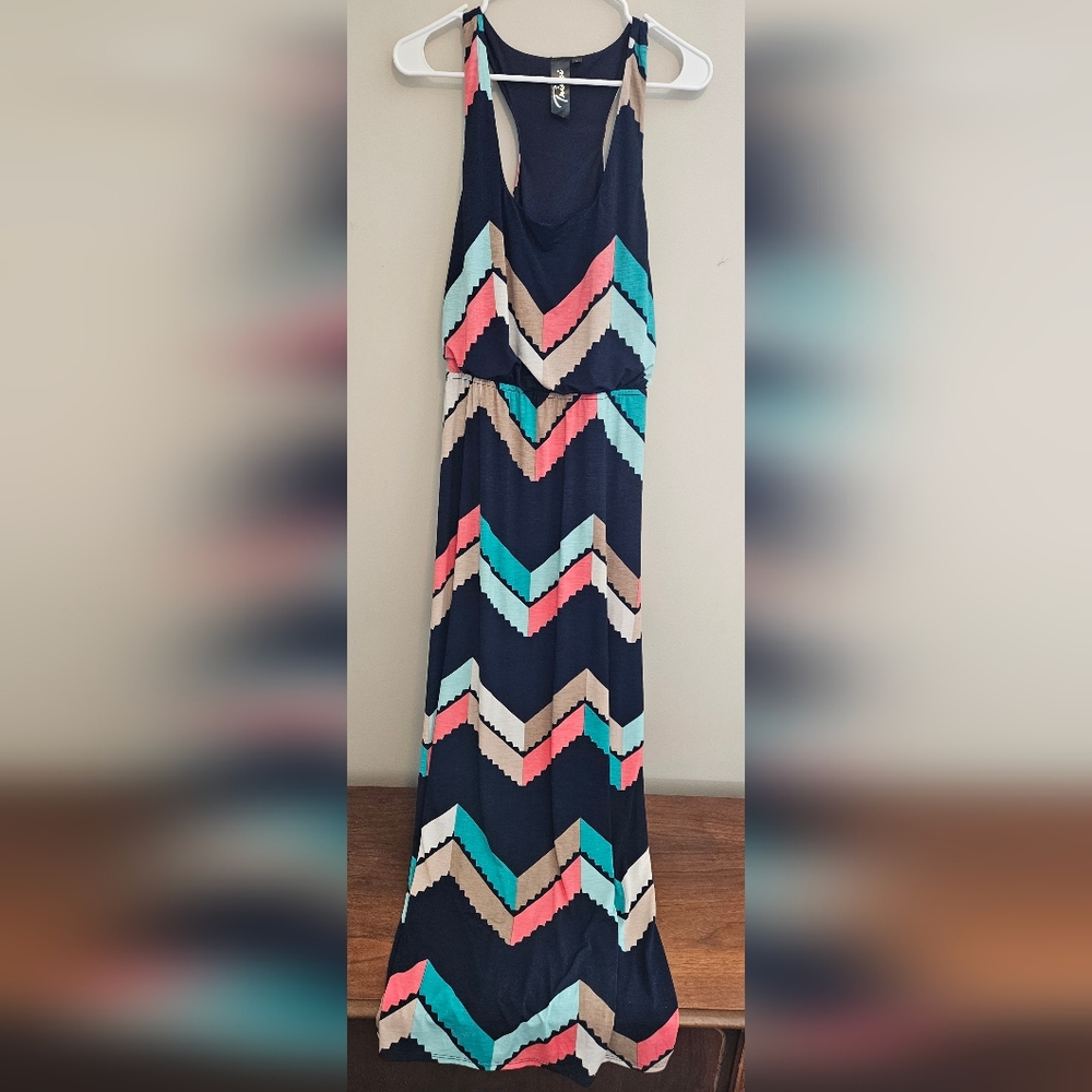 Trixxi Chevron Patterned Maxi Dress, L